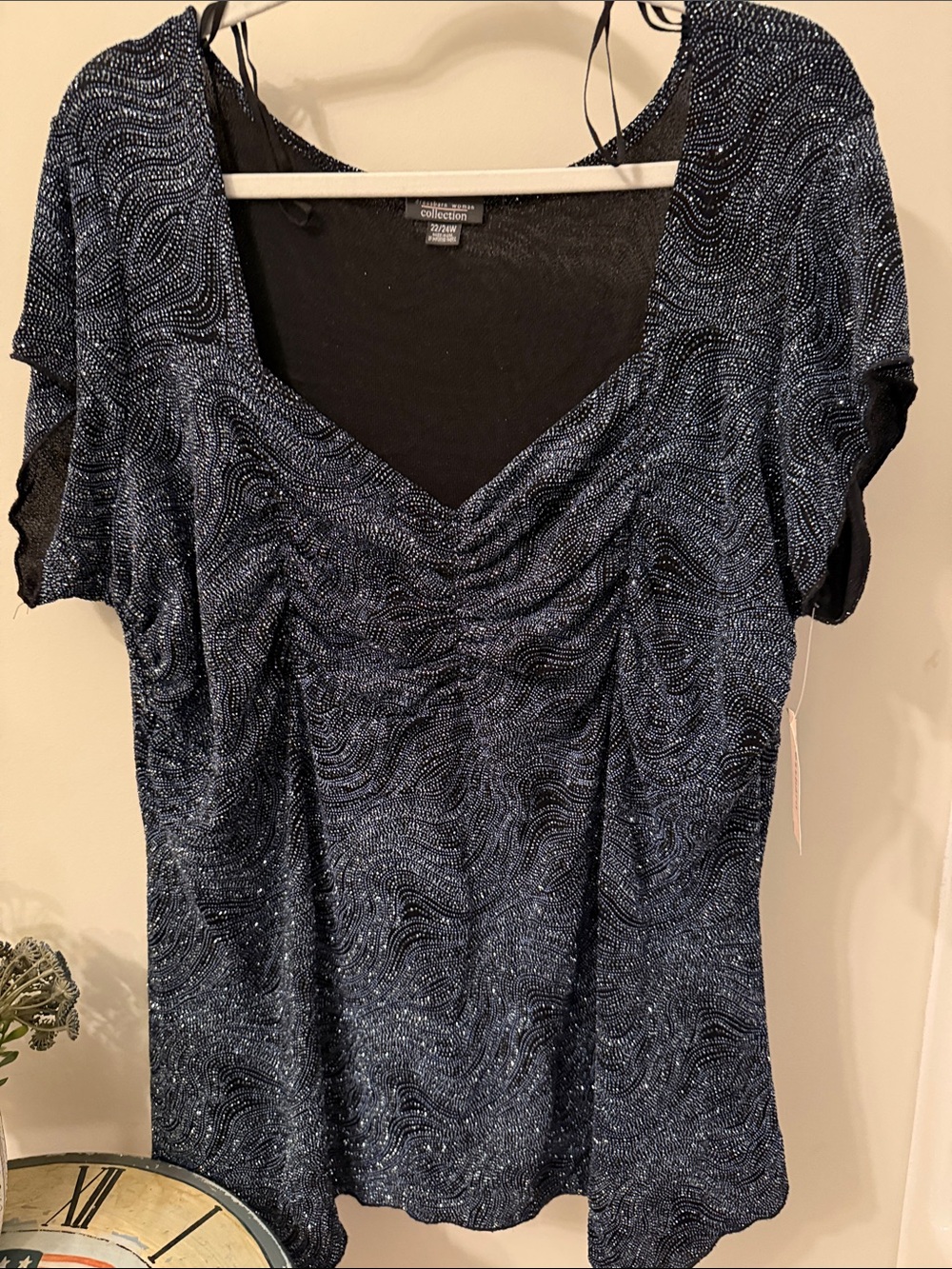 NWT Sparkle Navy Short-Sleeve V-Neck Flowy Blouse perfect for the Holidays